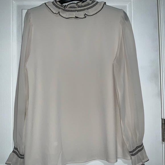 Mixed media ruffle neck pleated yoke top - Picture 6 of 9